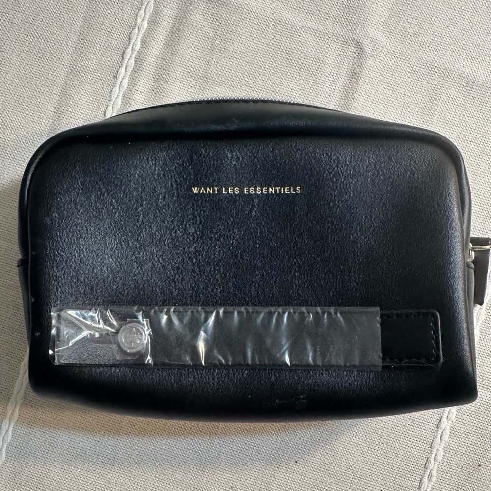 Want Les Essentiels Travel Case